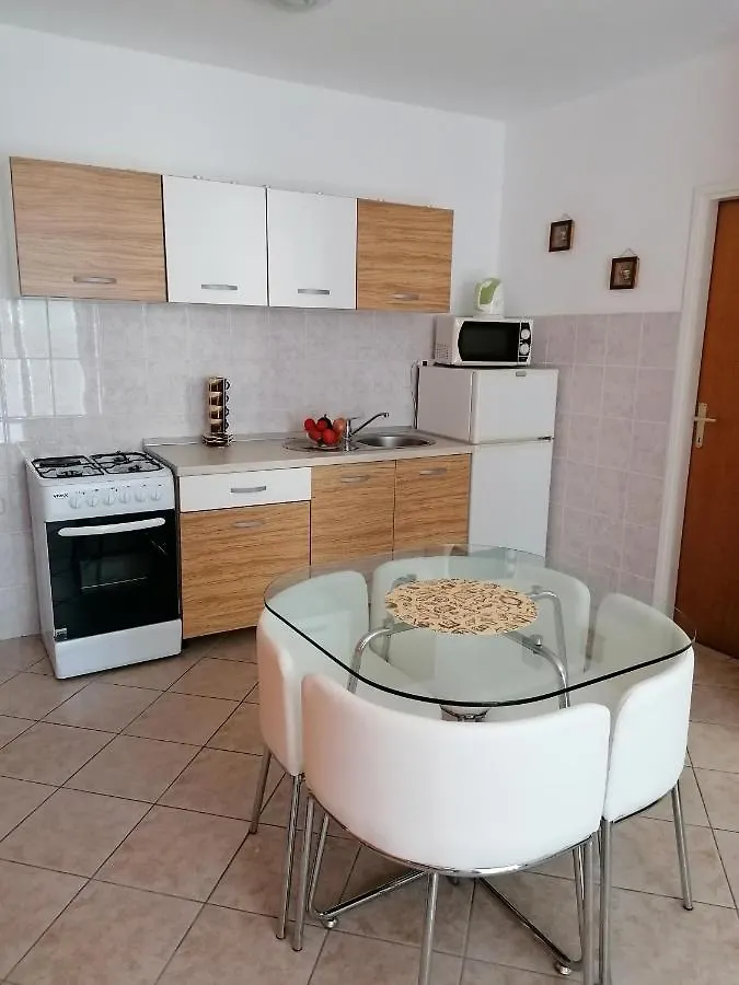 Apartments Dario Pag Town