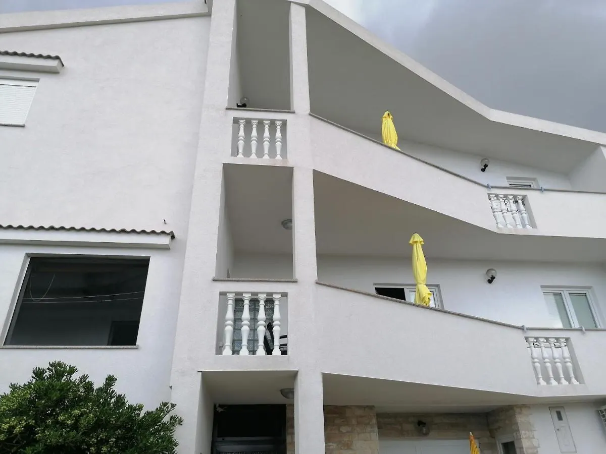 Apartments Dario  Pag Town