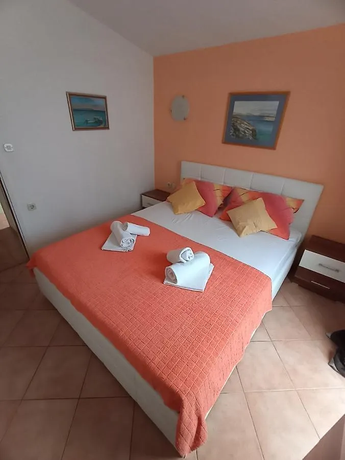 Apartments Dario Pag Town