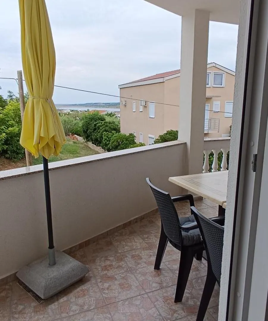 Apartments Dario 0*, Pag Town