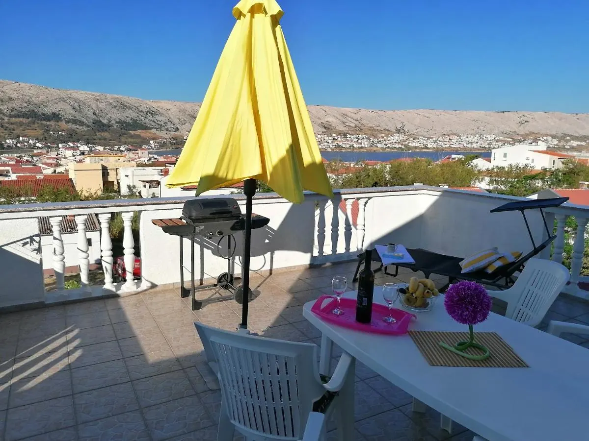 Apartments Dario Pag Town